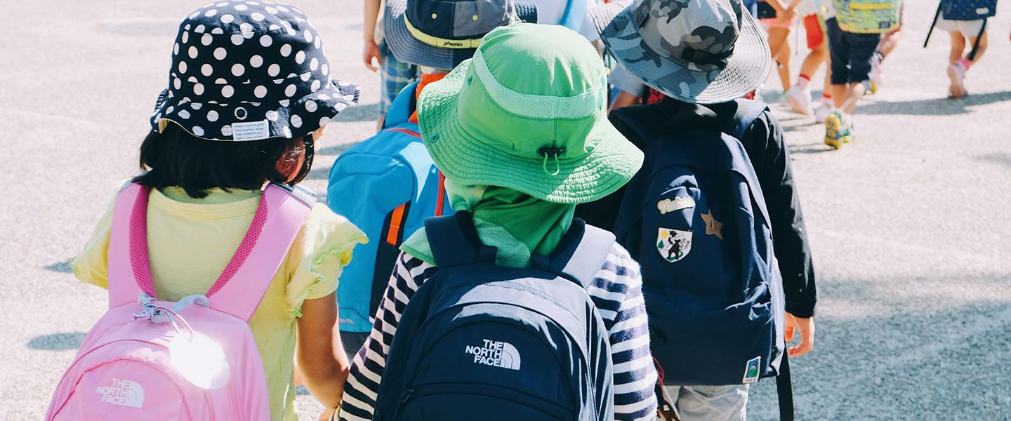 photo of children going on a field trip